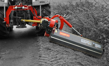 S7 avs works with tractors from 90 to 160 hp and is available in working widths from 175 to 225 cm.  Developed for professional use, this machine impresses with its power, flexibility, and precision, and can handle material thicknesses of up to 7 cm.  With its hydraulic side shift of up to 146 cm and tilt angle of +90° to -60°, it adapts to any terrain – ideal for landscape and municipal maintenance, renaturation projects, and mulching hard-to-reach areas.