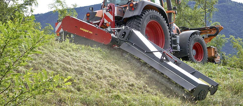 L9 flex SEPPI Mulcher - side mulcher - lateral sideshift and vertical positioning - roadside and riverbanks mulching mowers are trailed on a chassis with 2 wheels for up to 7m of working width