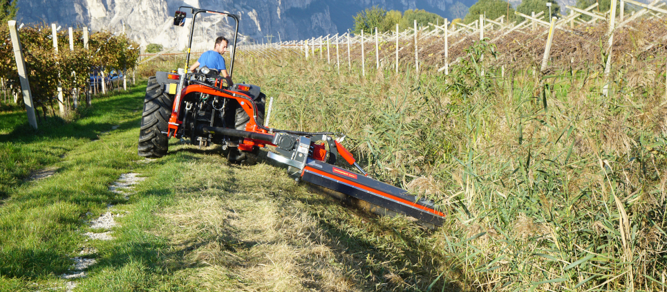 Oriontamento idr. da +90° a -50° + spostamento idr. laterale