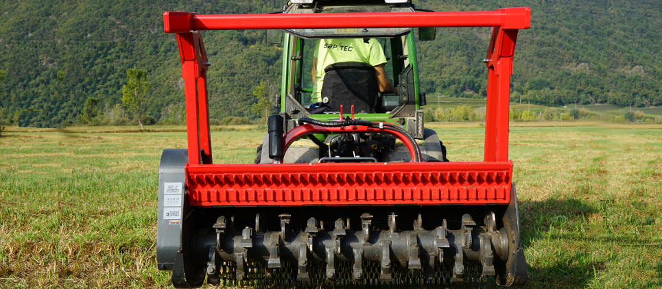 Broyer buissons et branches jusqu'à 20 cm Ø