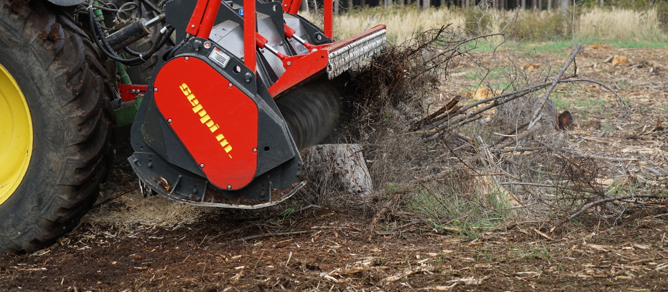 MIDIFORST dt Forstwirtschaft: für die Pflege von Wäldern und Waldwegen, Strom- und Gasleitungen, für die Säuberung nach der Holzernte, für das Errichten von Brandschutzstreifen