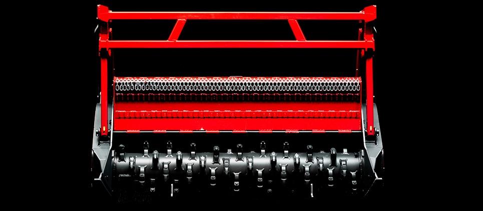 STARFORST leistungsstarker Forstmulcher 180-350 PS SEPPI STARFORST ist ein leistungstarkes Forstmulchgerät für Traktoren mit 180 bis 350 PS