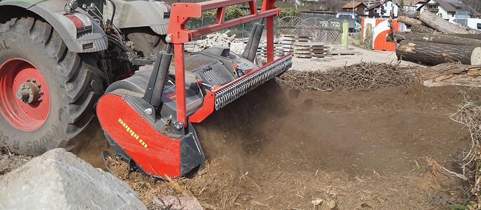 MAXIFORST broyeur forestier SEPPI M. MAXIFORST - Broyage de bois jusqu’à 60 cm Ø