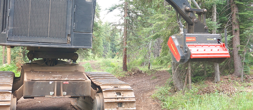 STAR-FC hyd Tills the soil in depth