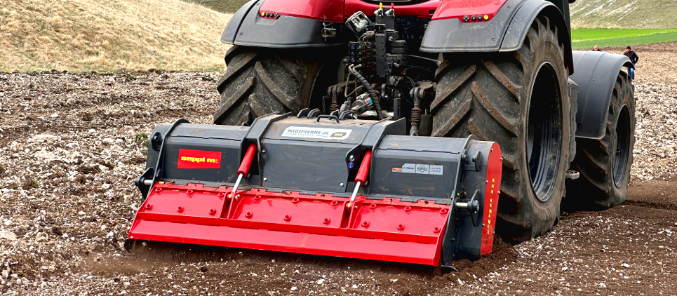 Frantumazione di pietre su superfici e strade