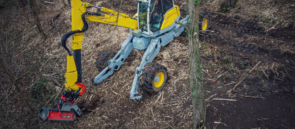 trituradora SEPPI modelo BMS-F es un cabezal hidráulico especial, para ser montado sobre excavadoras de 10 a 20 toneladas, vehículos ferroviarios y otros medios especiales 
