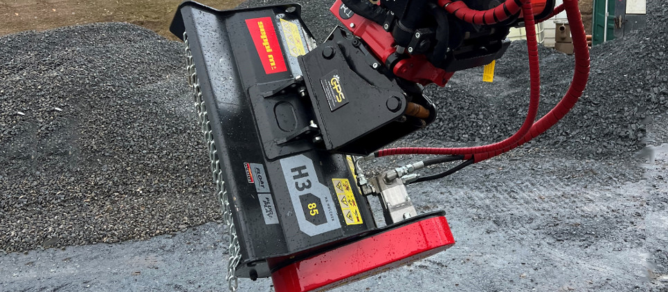 Neues Baggermulchgerät für professionelle Grünpflege