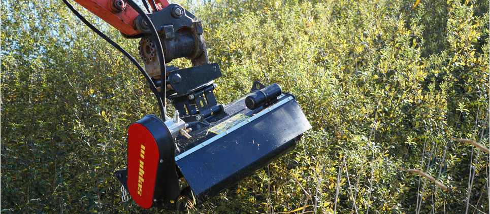 Mini-pelles + broyeur - pour l’entretien des espaces verts