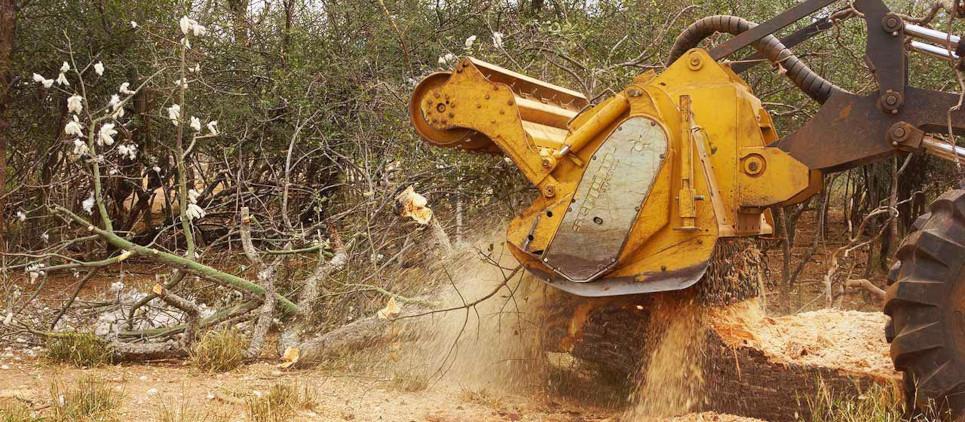 Crushes stones up to 30 cm